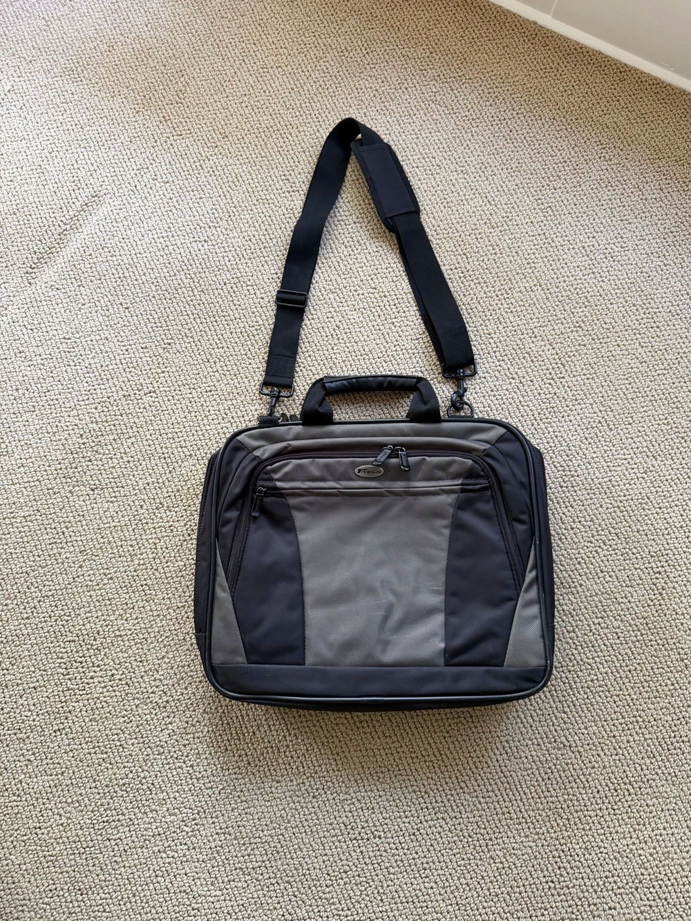Targus Black and Gray Laptop Briefcase with Shoulder Strap